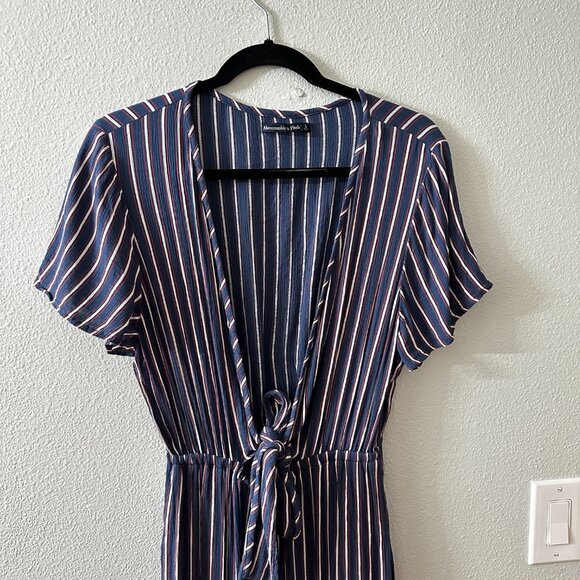 Abercrombie & Fitch Maxi Dress LARGE Blue Stripe Cutout Front Summer Vacation - Picture 2 of 8